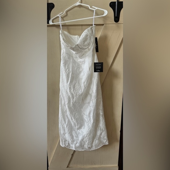 Lulus Dresses & Skirts - Lulus Strapless Dress